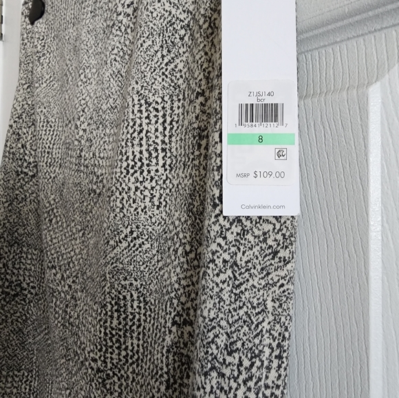 Calvin Klein skirt - Picture 3 of 5